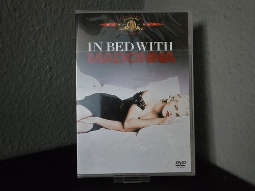 Bed with madonna - in,