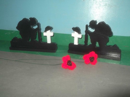 Statuine ginocchio - statuine,