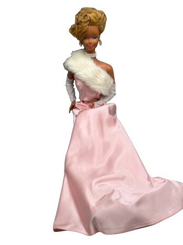 Lotto una bambola barbie - lotto,