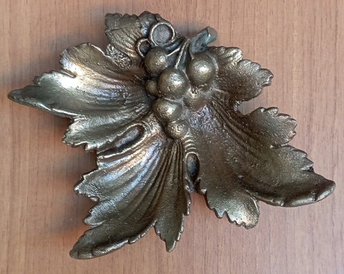 Svuota tasche foglia con uva - foglia,