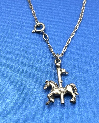 Collana con ciondolo cavallo