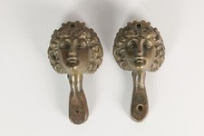 teste da battuta in bronzo