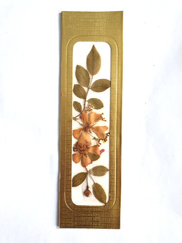 Segnalibro dorato fiori