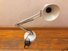 Vecchia lampada da tavolo