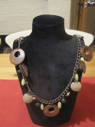 Collana dichiarazione stile