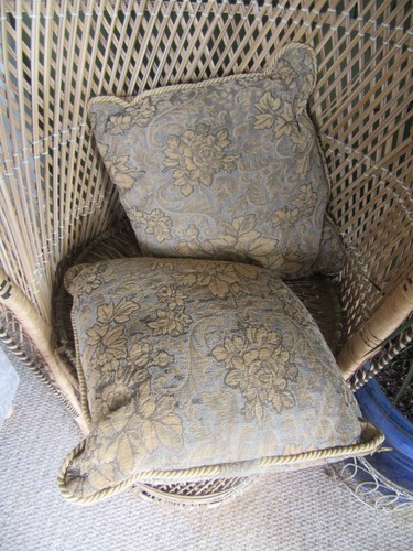 Cuscino stile arazzo dorato
