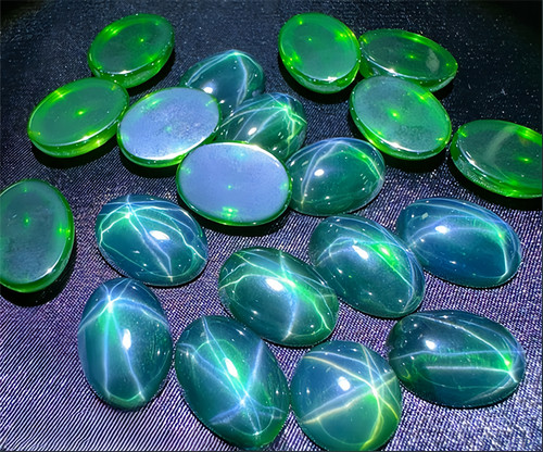 Zaffiro stella verde cabochon