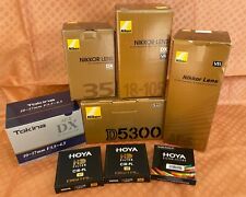 KIT NIKON D5300 + 4 obiettivi, 3 filtri, 2 borse Manfrotto, Trepiedi, ecc