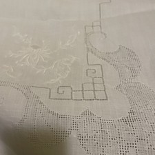 Tovaglia ricamata a mano in