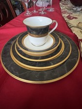 Un posto cinque pezzi Noritake