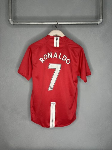 Manchester united - manchester, •