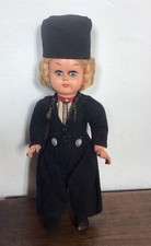 Bambola in bachelite, senza marca, anni 60. Alta 34 cm. 