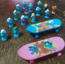 Lot Of 17 Pieces Of Peyo