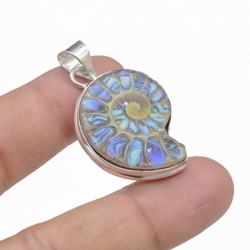 Collana con ciondolo - fatto, a