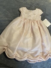 Abito elegante nuovo con