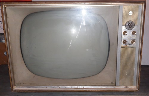 Televisore bianco nero - bianco,
