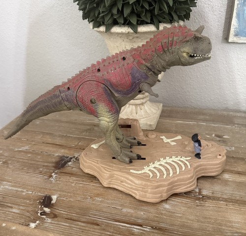 Disney dinosauro carnotauro - disney,