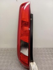 Fanale posteriore principale sinistro (luci) FORD FIESTA 5 PHASE 1 1324570