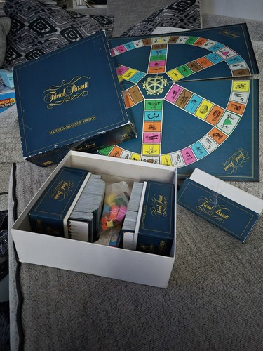 Trivial pursuit master - pursuit, game