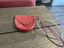 Bruno Magli Tracolla Magnetica