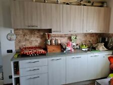 Cucina componibile con elettrodomestici