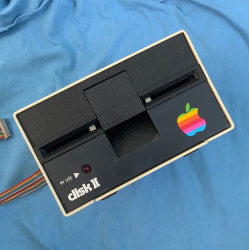 Apple floppy disk drive - apple,