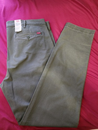 Nwt levi chino standard - levi's, xx