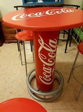 Tavolo alto COCACOLA Piano Tondo originale bar con 3 Sgabelli metallo. Perfetti