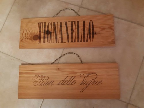 Insegne legno tignanello e - ,