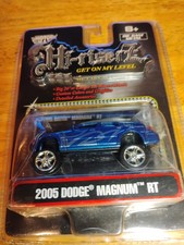 Motor Max Hi-Riserz 2005 Dodge