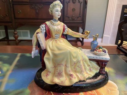 Royal doulton figurine les - royal,