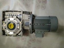 BONFIGLIOLI GRUPPO MOTORE-RIDUTTORE - WR86 U P80B5 - B3 - MOTORE TRIFASE 0,55KW