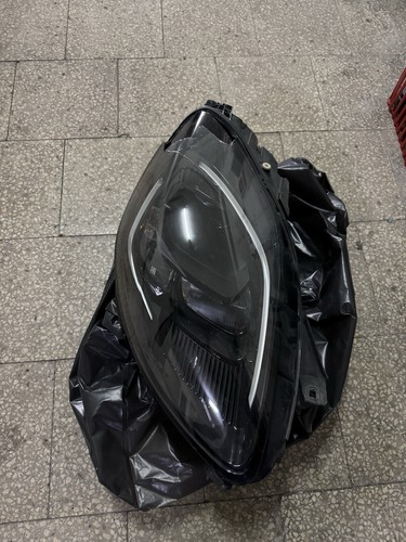 Faro ford puma rotto - faro,