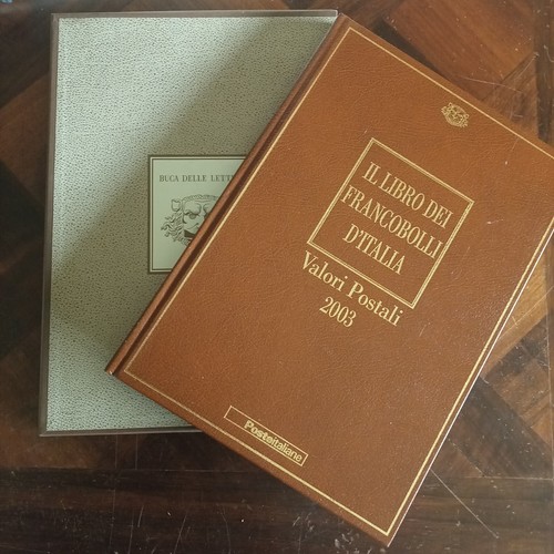 Libro dei francobolli - libro,