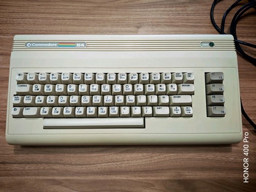 Commodore 64g - (c64g), –