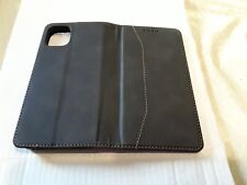 Cover flip per iPhone 11 in pelle nera con slot per schede. Come nuova
