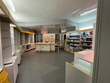 Svendesi arredamento farmacia