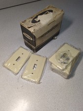 20 NOS Vintage LEVITON RIBBED