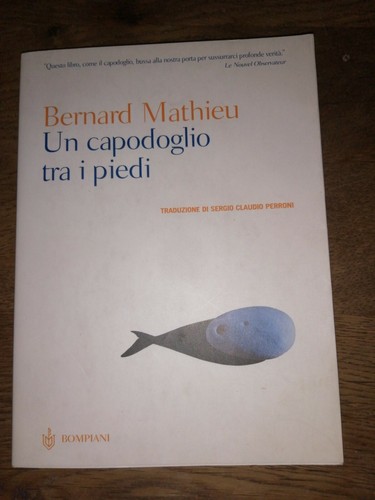 Capodoglio tra piedi - un, i