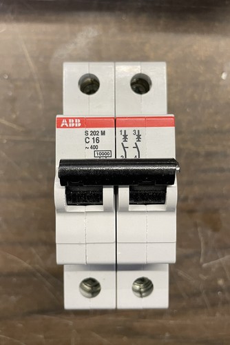 Interruttore automatico