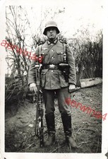 Soldato tedesco con MG 34