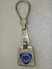 vecchio portachiavi in argento