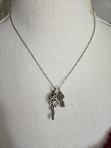 Collana con ciondolo chiave