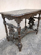 TAVOLINO NOCE RICCHI INTAGLI TESTINA E DRAGHI - PATINA SCURA - UMBERTINO 1920