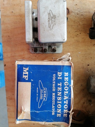 Regolatore tensione voltage - regolatore,
