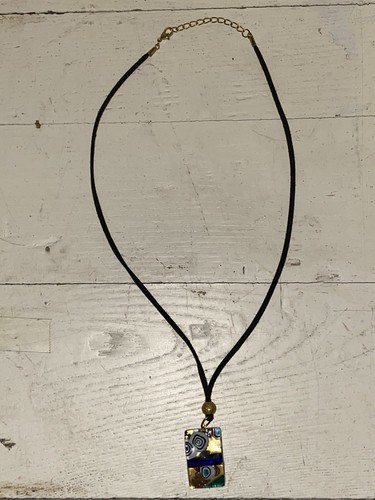 Collana con ciondolo - in, pelle