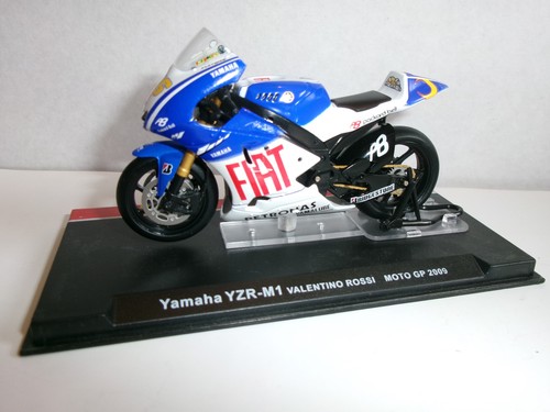 Valentino rossi yamaha yzr - #46,