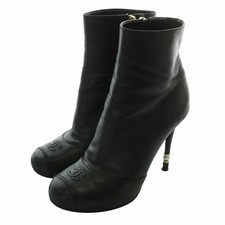 【Scarpe】CHANEL Stivali corti da donna in pelle con punta tonda e marchio Coco Perla