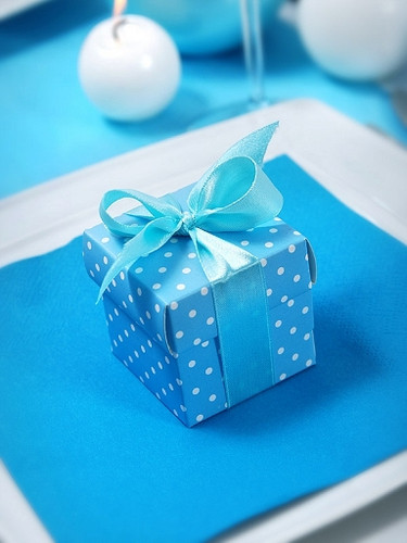 Scatola regalo con fiocco - scatola,