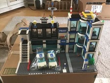 LEGO CITY 7498 Police Station